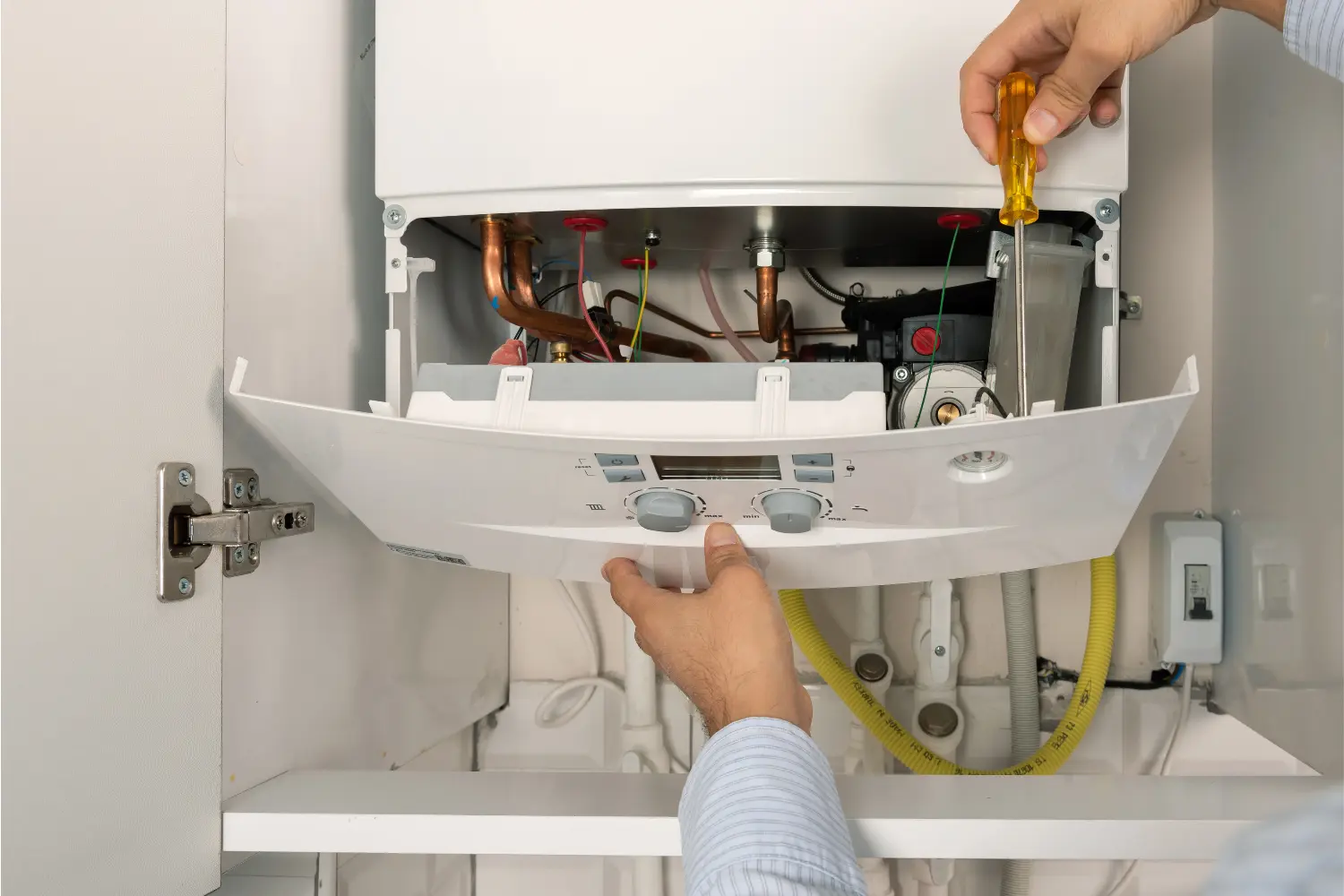 Adjusting heating valves in a residential building