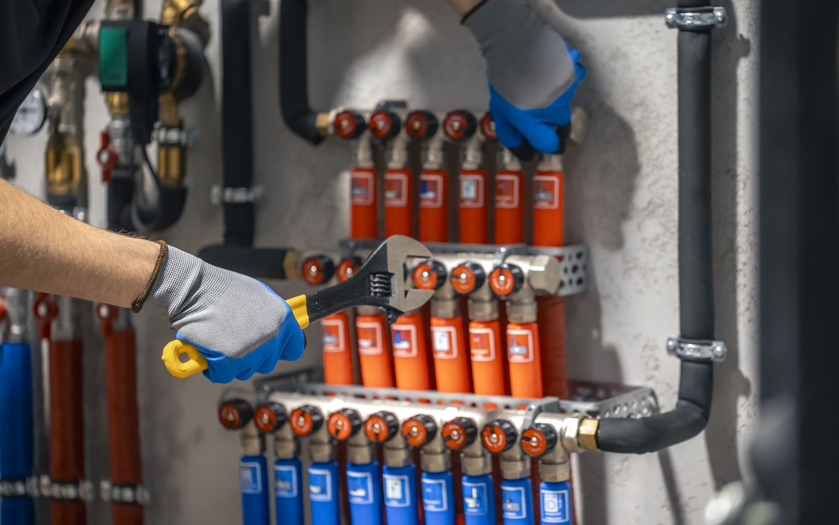 Adjusting heating valves in a residential building