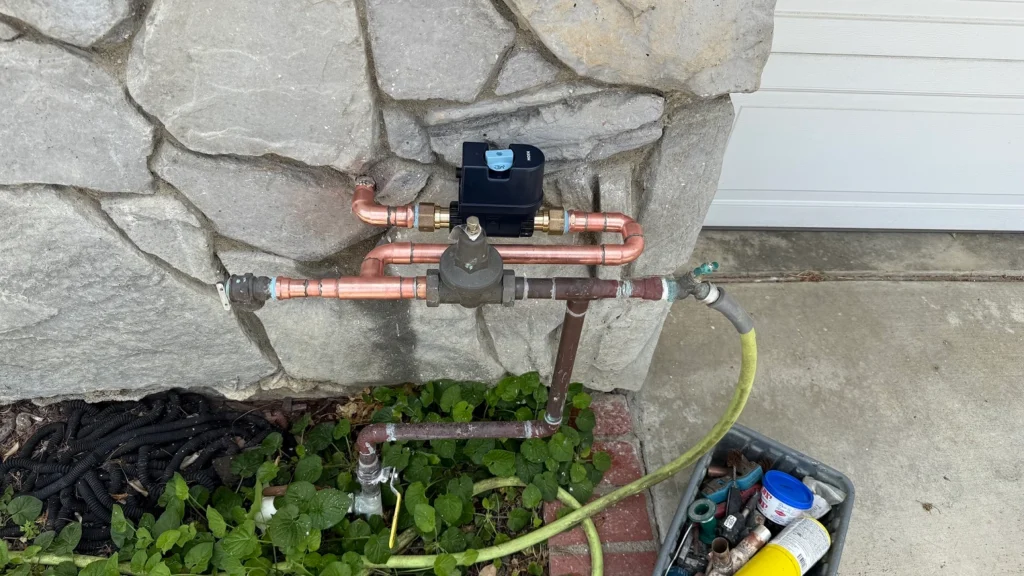 Emergency Plumbing in Los Angeles: What to Do When You Have a Burst Pipe at Midnight 1 Emergency Plumbing in Los Angeles